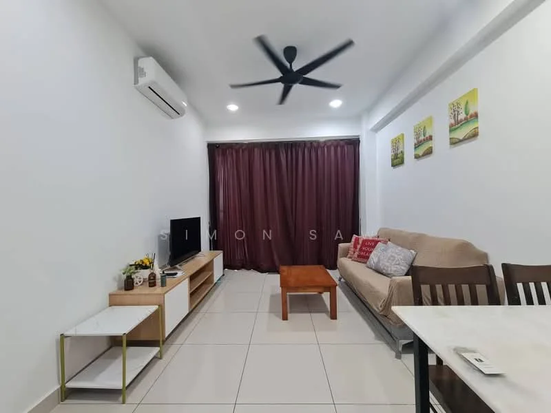 Living features: white painted walls, tile flooring, 5-blade ceiling fan with light, wall-mounted TV, TV console in wood, sofa in beige fabric, wood coffee table, dining table with chairs, curtains in dark maroon, decorative artwork on walls, recessed ceiling lights; style: modern.