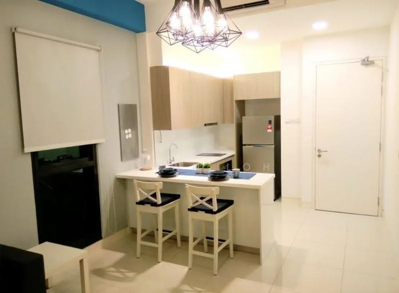 Kitchen features: white quartz countertop, stainless-steel fridge, built-in oven, 4-burner gas hob, white shaker cabinets, pendant light fixture, single-bowl stainless-steel sink, chrome pull-down faucet, tile flooring, window with roller blinds, two bar stools; style: modern.