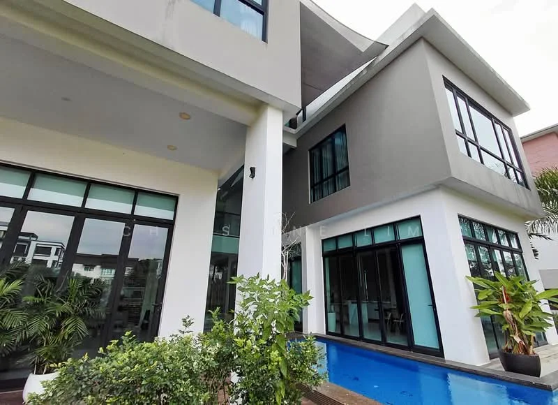 Exterior type: detached bungalow; features: flat roof, white painted facade, grey painted facade, large floor-to-ceiling windows, sliding glass doors, manicured landscaping, swimming pool, outdoor deck, tropical plants, modern architectural design; style: modern.