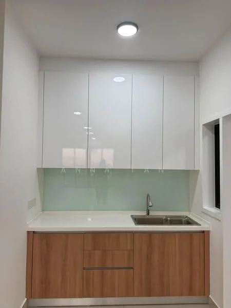 Kitchen features: white upper cabinets, wood lower cabinets, glass backsplash, single-bowl stainless-steel sink, chrome pull-down faucet, white countertop, recessed downlights, wall-mounted cabinet, modern cabinetry design; style: modern.
