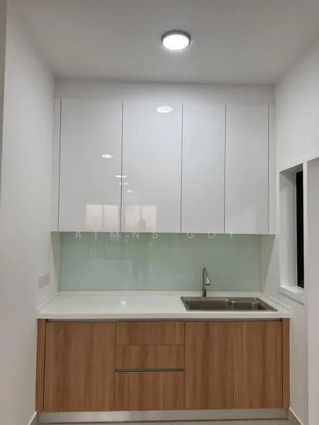 Kitchen features: white high-gloss upper cabinets, wooden lower cabinets, single-bowl stainless-steel sink, chrome pull-down faucet, white quartz countertop, glass backsplash, recessed downlights, window above sink; style: modern.