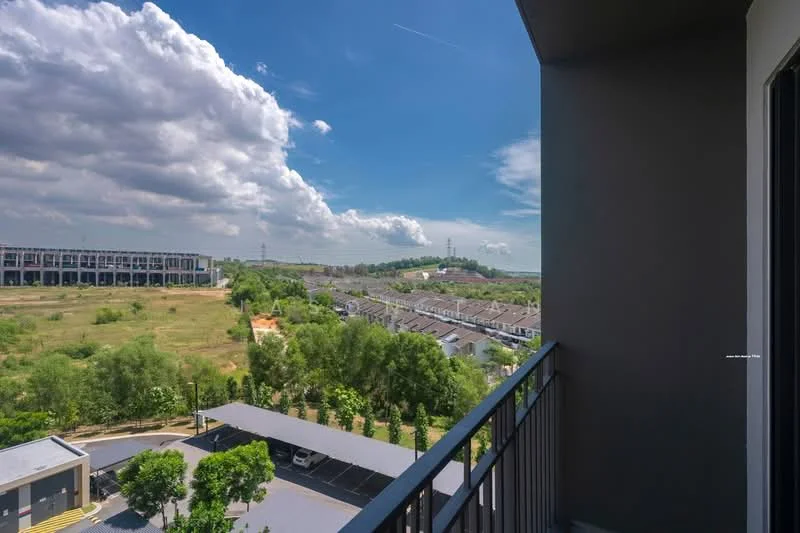 Room view: garden.