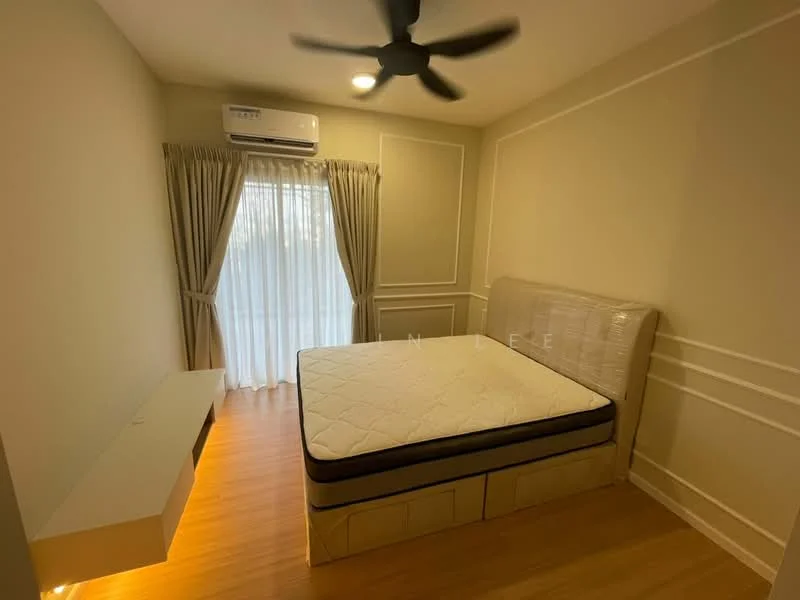 Bedroom features: wooden flooring, cream painted walls, 5-blade ceiling fan, floor-to-ceiling window, sheer curtains, built-in wardrobe, wall-mounted TV console, queen-size bed base without mattress; style: modern.