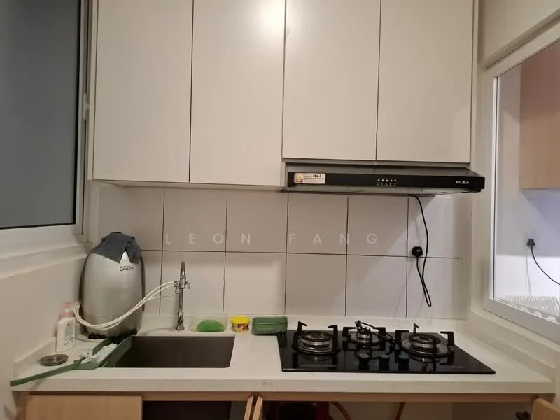 Kitchen features: single-bowl stainless-steel sink, chrome pull-down faucet, granite countertop, white cabinetry, built-in gas stove with two burners, exhaust hood, white tiled backsplash, window above sink; style: modern.