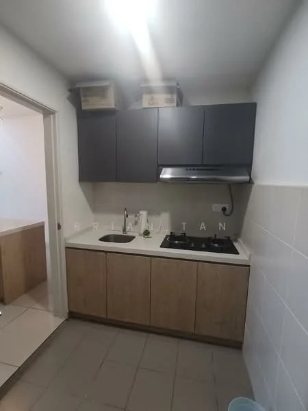 Kitchen features: single-bowl stainless-steel sink, chrome pull-down faucet, laminate countertop, dark wood cabinetry, built-in gas hob, stainless-steel range hood, light grey wall tiles, beige floor tiles, open shelving above cabinets, storage boxes on top of cabinets; style: modern.