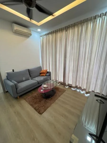 Living features: grey fabric 3-seater sofa, glass coffee table, area rug with geometric pattern, wall-mounted TV, wooden flooring, floor-to-ceiling curtains, recessed ceiling lights, 1 wall-mounted split AC, ceiling fan with light; style: modern.
