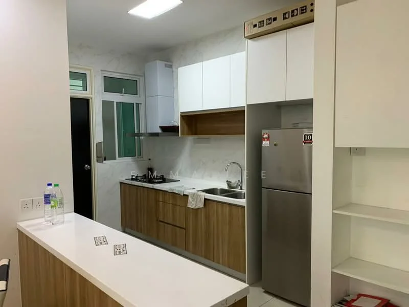Kitchen features: white cabinets, wooden lower cabinets, stainless-steel fridge, built-in gas stove, single-bowl stainless-steel sink, chrome pull-down faucet, white countertop, marble backsplash, window above sink, open shelving, water bottles on counter; style: modern.