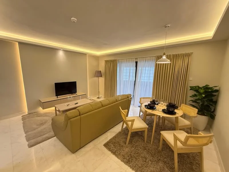 Living features: 3-seater leather sofa in beige, coffee table, wall-mounted TV, area rug with neutral color, floor-to-ceiling windows, sheer curtains, recessed LED downlights, decorative lamp, indoor plant, dining table with 4 chairs; style: modern.