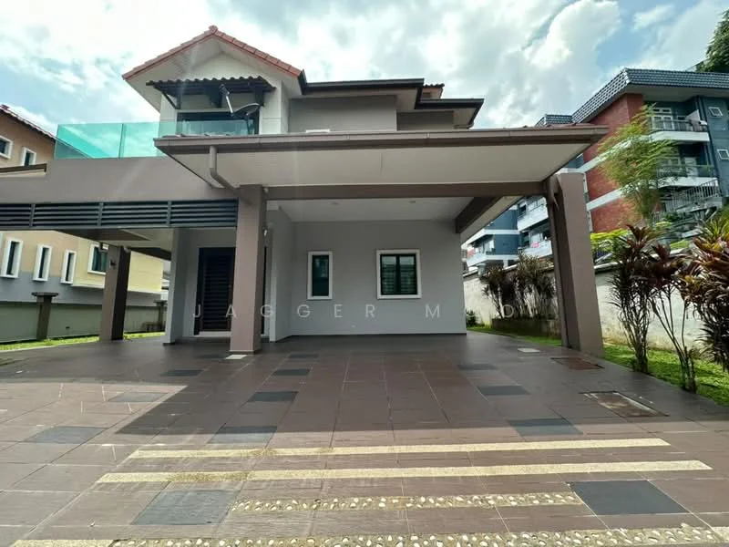 Exterior type: detached bungalow; features: flat roof, cream painted facade, large covered car porch, stone-paved walkway, manicured lawn, surrounded by greenery, two-storey structure, balcony on upper level, large windows, modern architectural design; style: modern.