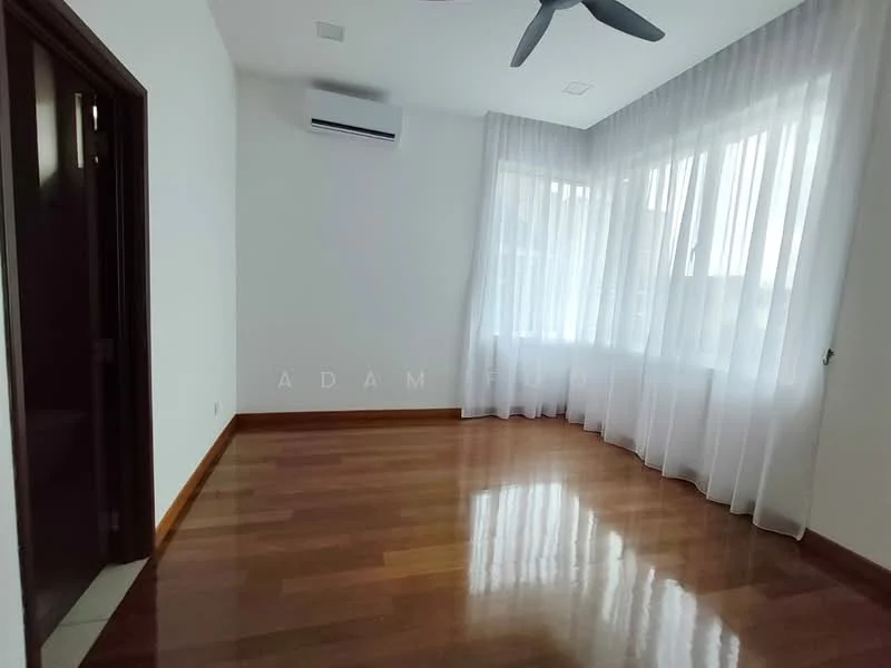 Room features: wooden flooring, white painted walls, 5-blade ceiling fan, floor-to-ceiling windows, sheer curtains, air conditioning unit, baseboards; style: modern.