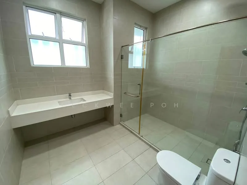 Bathroom features: white wall tiles, light grey floor tiles, single-sink vanity with countertop, chrome basin mixer faucet, glass shower enclosure, rain shower head, one-piece toilet, two windows, recessed lighting; style: modern.