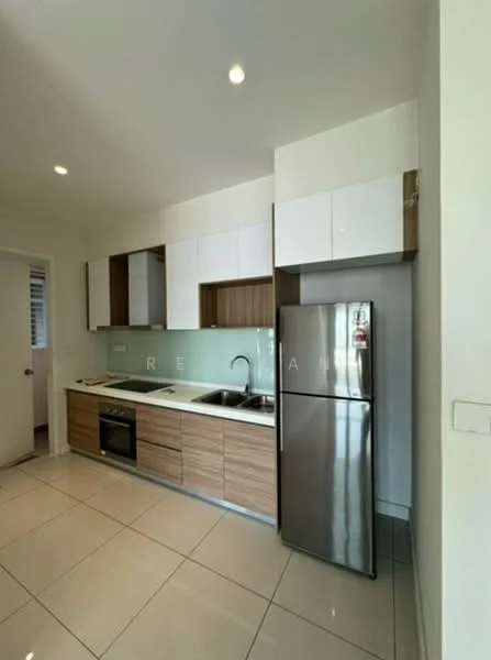 Kitchen features: white upper cabinets, wood lower cabinets, stainless-steel fridge, built-in oven, ceramic cooktop, single-bowl stainless-steel sink, chrome pull-down faucet, glass backsplash, white tiled flooring, recessed downlights; style: modern.