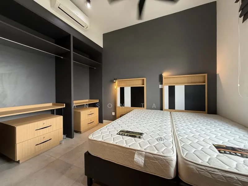 Bedroom features: two single beds with mattresses, black accent wall, light wood bedside tables, built-in wardrobe with open shelving, study desk with drawers, ceiling fan, air conditioning unit, concrete flooring; style: modern.