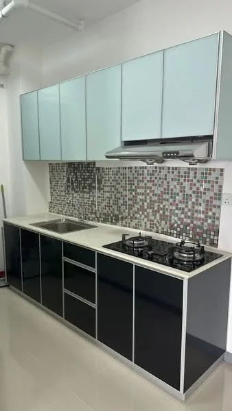 Kitchen features: blue upper cabinets, black lower cabinets, stainless-steel sink, chrome pull-down faucet, granite countertop, mosaic tile backsplash with red and green accents, built-in gas hob with two burners, exhaust hood, ceramic tile flooring, recessed downlights; style: modern.