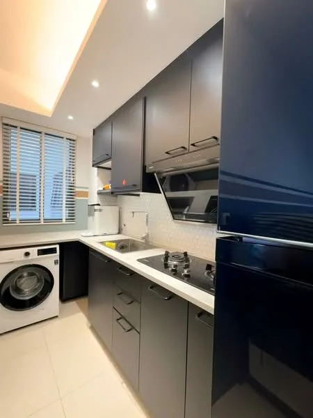 Kitchen features: black cabinetry, white countertop, stainless-steel sink, chrome pull-down faucet, built-in oven, 4-burner gas hob, stainless-steel range hood, white ceramic tile backsplash, front-load washing machine, floor-to-ceiling windows with blinds, recessed downlights, glossy tile flooring; style: modern.