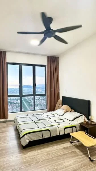 Bedroom features: king-size bed with patterned bedding, upholstered headboard, 2 teddy bears on bed, wooden bedside table, table lamp on bedside table, floor-to-ceiling windows, curtains in brown, wooden flooring, 5-blade ceiling fan with light, city view from window; style: modern; view: city.