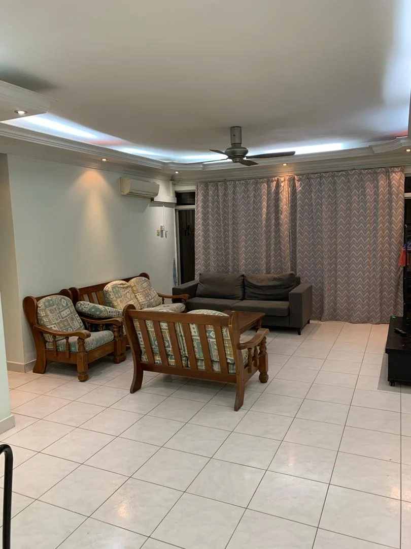 Living features: white painted walls, ceramic tile flooring, recessed downlights, 5-blade ceiling fan, sofa in grey fabric, 2-seater wooden sofa with patterned cushions, 2 armchairs with patterned upholstery, curtains with chevron pattern, TV console, wall-mounted TV; style: contemporary.