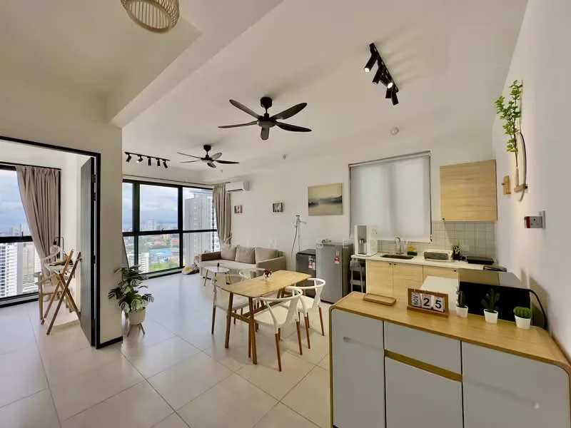 Living features: open-plan layout, floor-to-ceiling windows, 2 ceiling fans, light wood cabinetry, white walls, grey tiled flooring, dining table with 4 chairs, sofa in light fabric, refrigerator, kitchen countertop, sink, kitchen appliances, decorative plants; style: modern; view: city.