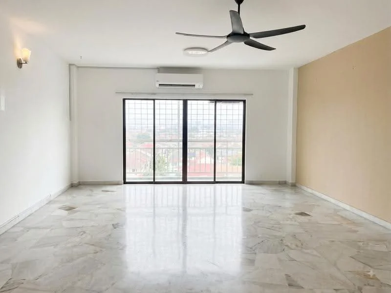 Living features: marble flooring, white painted walls, cream accent wall, floor-to-ceiling windows, sliding glass door, 5-blade ceiling fan, wall-mounted split AC, natural light, city view; style: modern; view: city.