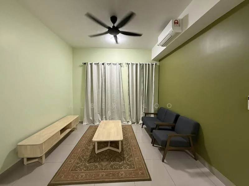 Living features: green painted walls, white painted walls, 5-blade ceiling fan, recessed LED downlights, curtains, wooden coffee table, 2-seater fabric sofa in navy blue, 2 armchairs in wood with fabric upholstery, area rug with intricate pattern, air conditioning unit; style: modern.