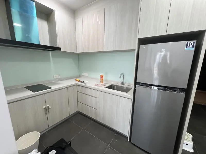 Kitchen features: light wood cabinetry, white countertop, single-bowl stainless-steel sink, chrome pull-down faucet, built-in stove with black glass cooktop, stainless-steel fridge, grey tiled flooring, green glass backsplash, under-cabinet lighting; style: modern.