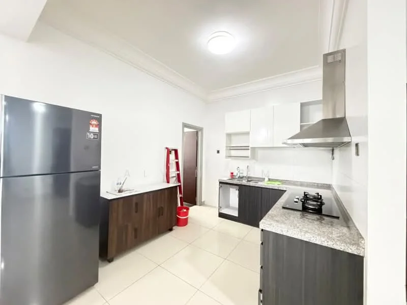 Kitchen features: stainless-steel fridge, granite countertop, white shaker cabinets, dark wood cabinetry, built-in oven, 4-burner gas hob, stainless-steel range hood, white tiled backsplash, ceramic tile flooring, recessed ceiling lights, single-bowl stainless-steel sink, window above sink; style: modern.