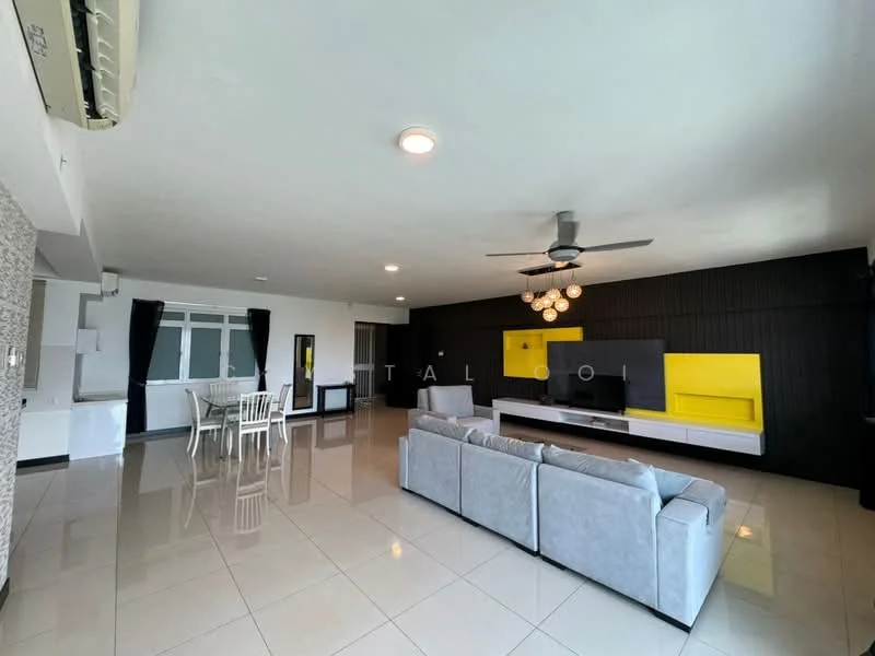 Living features: 3-seater fabric sofa in light grey, ceiling fan with integrated light, chandelier, wall-mounted TV, TV console in white, black accent wall, yellow accent panels, large windows with sheer curtains, polished tile flooring, dining table with chairs, open layout, air conditioning unit; style: modern.