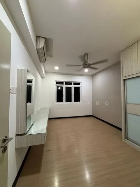 Room features: light wood laminate flooring, white painted walls, grey accent wall, 5-blade ceiling fan, wall-mounted split AC, large window with grid design, built-in cabinetry with sliding doors, floating shelf, recessed downlights; style: modern.