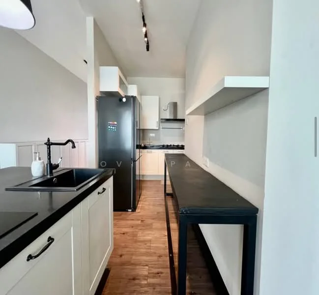 Kitchen features: black countertop, white shaker cabinets, stainless-steel fridge, built-in gas stove, black sink, chrome pull-down faucet, open shelving, wooden flooring, track lighting; style: modern.