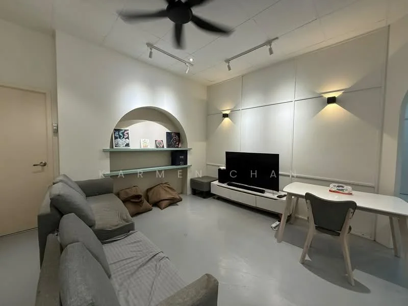 Living features: grey fabric sofa, bean bags, wall-mounted TV, white TV console, light grey flooring, recessed downlights, 2 wall sconces, white walls, open shelving, dining table with chairs, ceiling fan; style: modern.