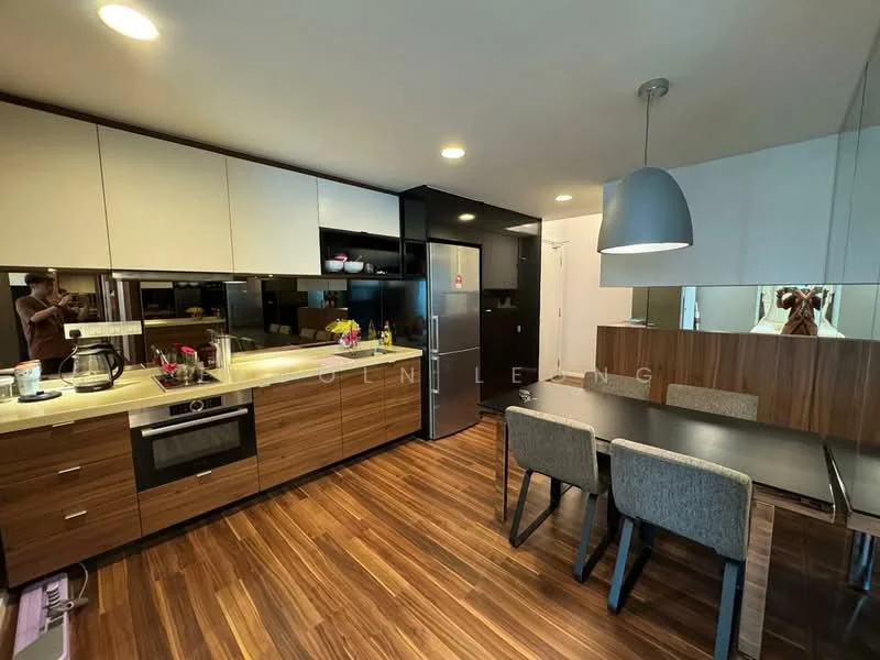 Kitchen features: laminate wood flooring, white cabinetry, dark wood cabinetry, stainless-steel built-in oven, stainless-steel microwave, stainless-steel fridge, single-bowl stainless-steel sink, chrome pull-down faucet, quartz countertop, pendant light, dining table with upholstered chairs, mirror backsplash, open shelving, kitchen island; style: modern.