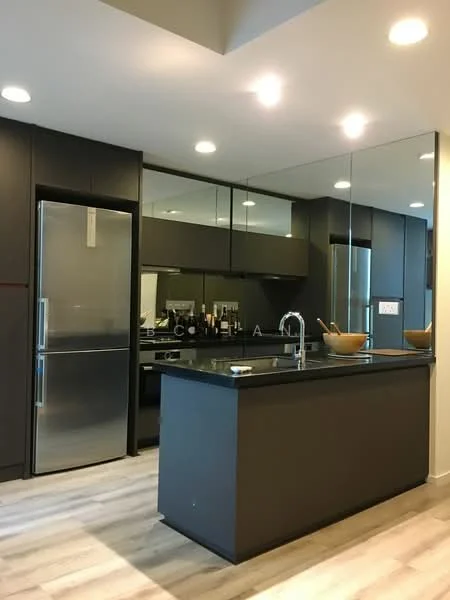 Kitchen features: stainless-steel fridge, black countertop, kitchen island, built-in oven, 4-burner gas hob, chrome pull-down faucet, black cabinetry, mirrored backsplash, recessed LED downlights, wood-look laminate flooring; style: modern.