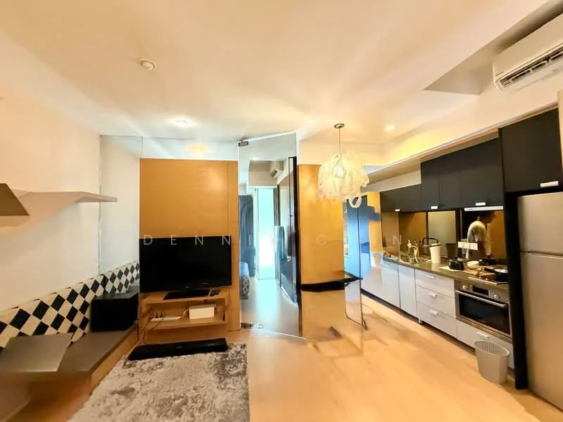 Living features: light wood flooring, white painted walls, black cabinetry, stainless-steel appliances, built-in oven, 4-burner gas hob, exhaust hood, refrigerator, TV console, wall-mounted TV, area rug, pendant light, open shelving, kitchen island, seating area; style: modern.