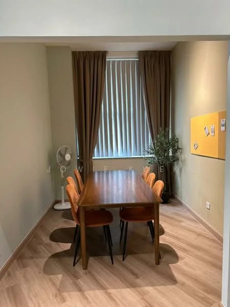 Dining features: wooden dining table, 6 upholstered dining chairs in orange, floor-to-ceiling window with vertical blinds, brown curtains, wooden flooring, decorative wall with bulletin board, indoor plant in pot, ceiling fan; style: modern.