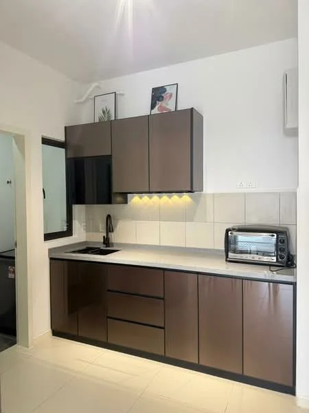 Kitchen features: brown cabinetry, black countertop, single-bowl stainless-steel sink, chrome pull-down faucet, built-in microwave, toaster, tile backsplash, recessed LED downlights, wall-mounted air conditioning unit, white walls, floor tiles, mirror on wall; style: modern.