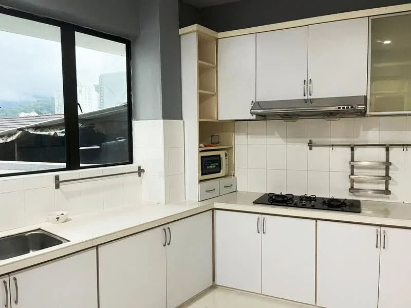 Kitchen features: white cabinetry, stainless-steel range hood, 4-burner gas hob, single-bowl stainless-steel sink, white tiled backsplash, microwave, countertop with integrated sink, floor-to-ceiling window, light-colored flooring; style: modern; view: city.