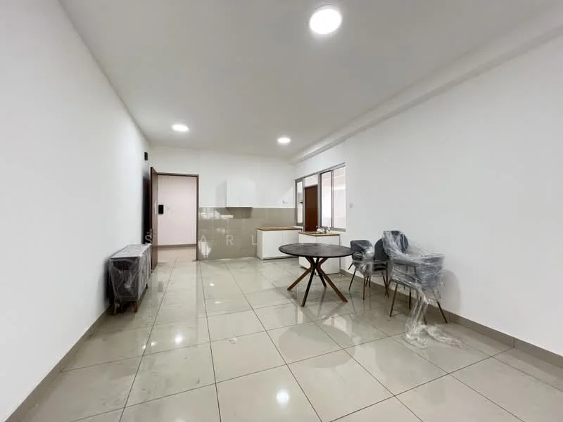 Living features: white painted walls, glossy beige floor tiles, recessed downlights, round dining table, 4 dining chairs with plastic covers, open layout to kitchen, large windows for natural light, minimalist decor; style: modern.