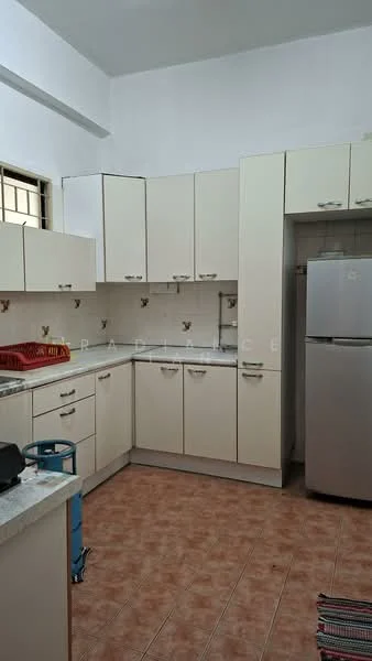 Kitchen features: L-shaped kitchen layout, light-colored cabinetry, granite countertop, stainless-steel fridge, double-basin stainless-steel sink, chrome faucet, tile backsplash, wall-mounted cabinets, floor tiles in beige, window for natural light, kitchen island with seating, appliance garage, open shelving; style: modern.
