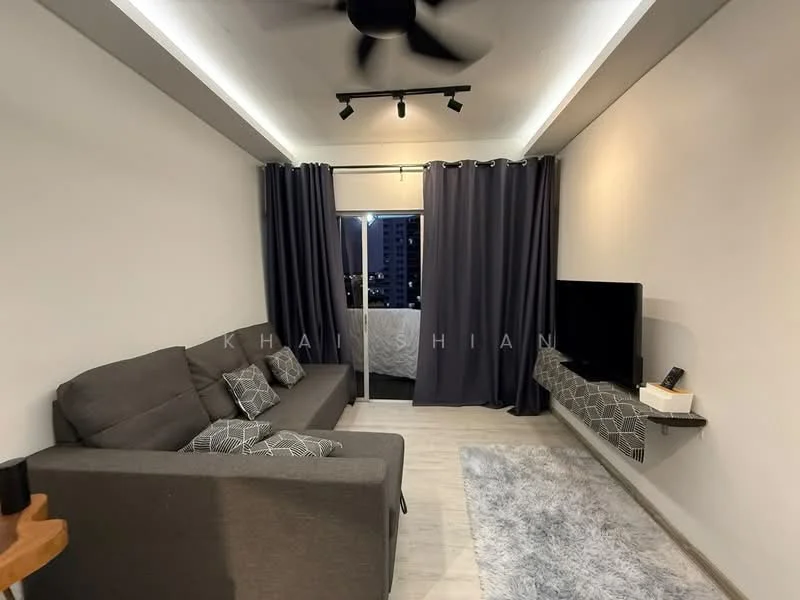 Living features: 3-seater fabric sofa in grey, decorative cushions, wall-mounted TV, floating TV console, area rug with geometric pattern, floor-to-ceiling windows, blackout curtains, ceiling fan with light, recessed LED downlights, light-coloured laminate flooring, white painted walls; style: modern; view: city.