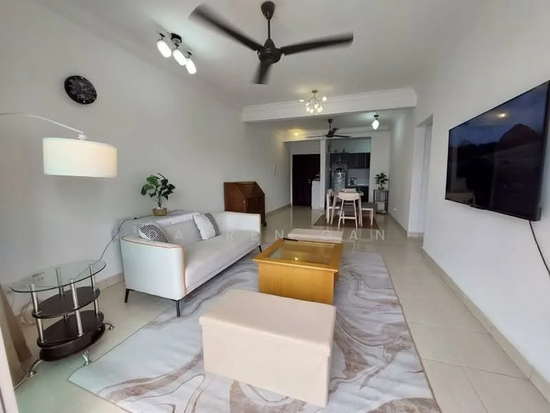 Living features: 3-seater fabric sofa in white, coffee table in wood, area rug with geometric pattern, wall-mounted TV, ceiling fan with light, pendant lamp, decorative plant in ceramic pot, clock on wall, sliding glass door, tile flooring, neutral painted walls; style: modern.