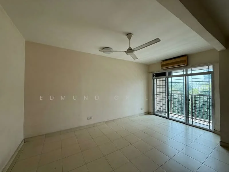 Living features: white painted walls, ceiling fan, sliding glass door, floor-to-ceiling windows, tile flooring, air conditioning unit, balcony view, natural light; view: garden.
