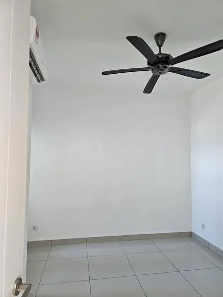 Room features: white painted walls, ceiling fan, wall-mounted split AC, tile flooring, neutral color scheme; style: modern.