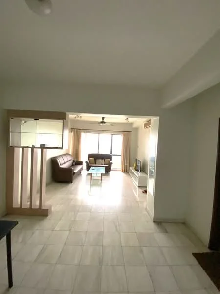 Living features: marble tile flooring, white painted walls, 5-blade ceiling fan, sofa in brown leather, glass coffee table, TV console, floor-to-ceiling windows, curtains, wall-mounted TV, decorative wall partition; style: modern.