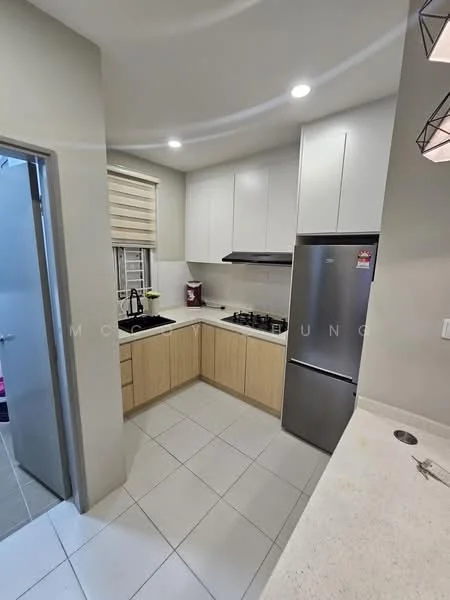 Kitchen features: white upper cabinets, light wood lower cabinets, black countertop, stainless-steel fridge, built-in gas stove, stainless-steel range hood, single-bowl stainless-steel sink, chrome pull-down faucet, tile flooring, window with blinds, wall-mounted microwave; style: modern.