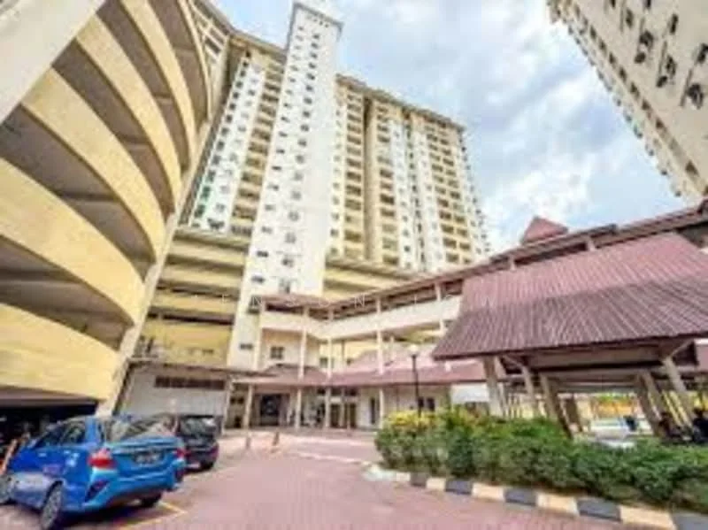 Exterior type: high-rise condominium; features: multi-storey car park, covered parking, double-volume main lobby, paved driveway, landscaped garden, gabled roof structure, surrounded by greenery; style: modern.