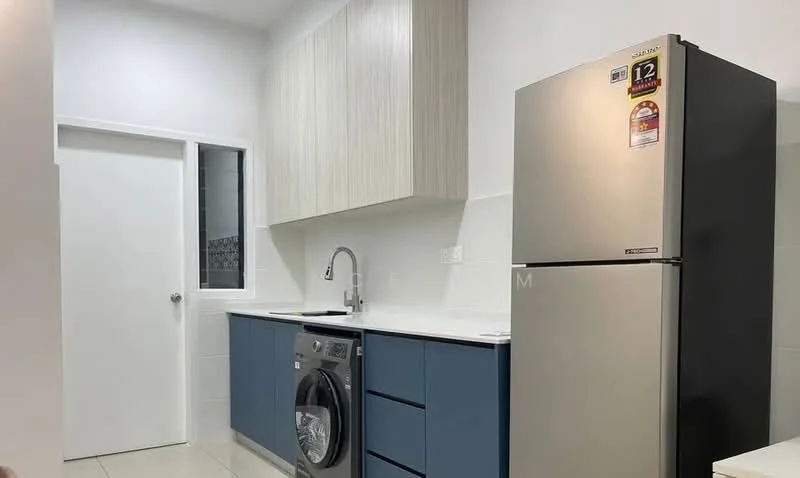 Kitchen features: white cabinets with wood finish, blue lower cabinets, white countertop, stainless-steel fridge, front-load washing machine, single-bowl stainless-steel sink, chrome pull-down faucet, tile backsplash, wall-mounted cabinet, window above sink, light-colored tiled flooring, recessed lighting; style: modern.