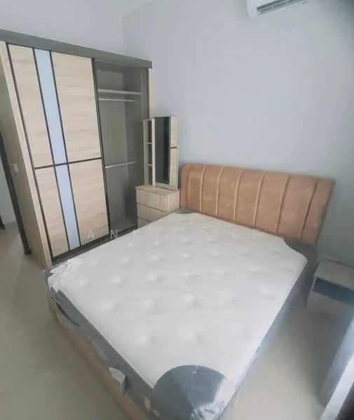 Bedroom features: king-size bed with upholstered headboard in beige, mattress with protective cover, built-in wardrobe with sliding doors in light wood and glass, nightstand with drawer in light wood, mirror on nightstand, wall-mounted air conditioning unit, cream painted walls, tile flooring; style: modern.