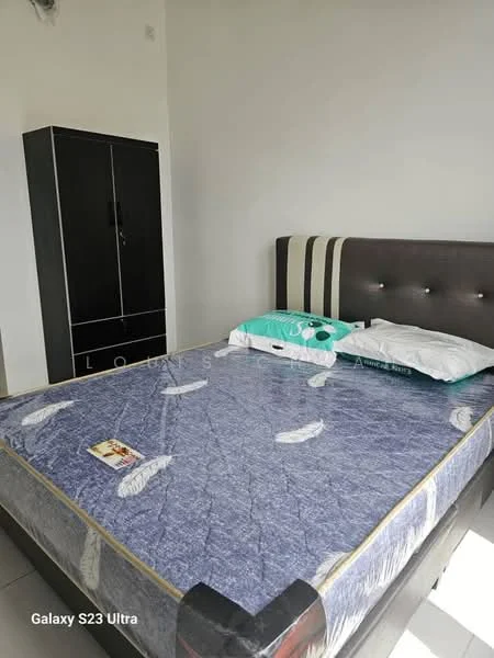 Bedroom features: king-size bed, upholstered headboard, bedding with feather pattern, two white pillows, black wardrobe with sliding doors, grey walls, tile flooring, window with natural light; style: modern.