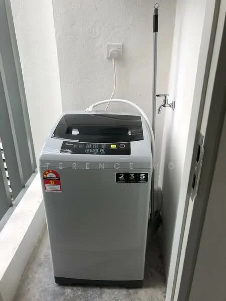 Laundry features: top-load washing machine in silver, washing machine control panel, water inlet hose, drain hose, grey flooring, white walls, corner space, clean and minimal design; style: modern.
