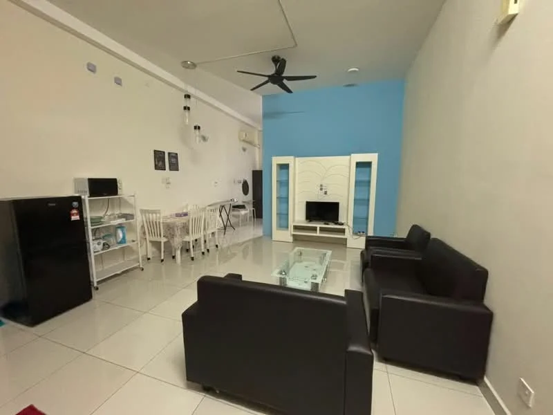 Living features: black leather sofa, glass coffee table, white TV console, wall-mounted TV, ceiling fan, white painted walls, grey accent wall, tile flooring, dining table with white chairs, refrigerator; style: modern.